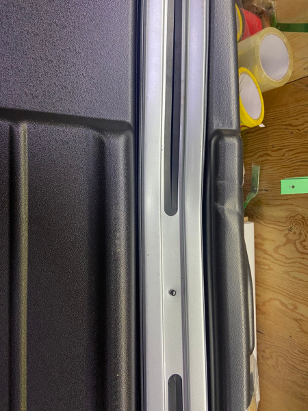 3 Бокс автомобильный на крышу Pentair COBRA 390L черный глянец, двусторонний (уценка)