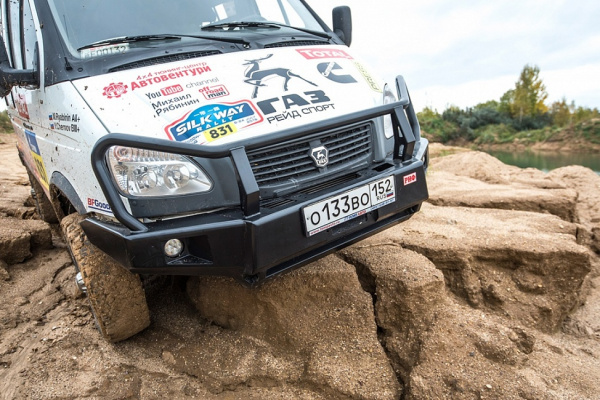 Бампер РИФ силовой передний для ГАЗ Соболь с доп. фарами и защитной дугой стандарт