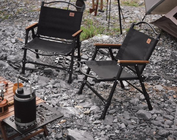 1.Кресло туристическое Naturehike, складное черное, нагрузка до 120 кг