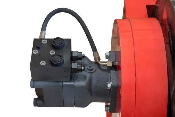 Лебёдка гидравлическая Runva 66000 lbs 30000 кг