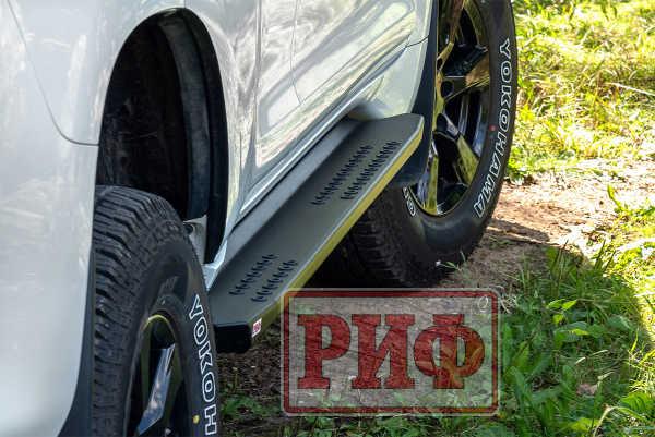 Втулка порога резиновая