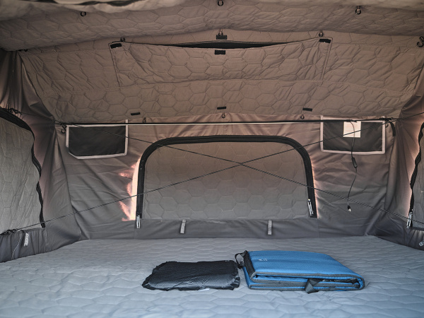 Палатка на крышу автомобиля Wild Land Voyager 160 Pro