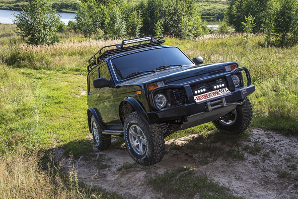 Бампер РИФ передний ВАЗ Нива 2121 с кенгурином