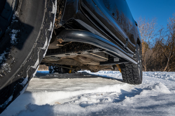 Пороги РИФ силовые Toyota Land Cruiser 200  черные накладки и болты, на а/м без гидроподвески