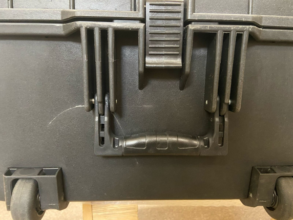 1 Кейс защитный ударопрочный РИФ 828х467х280 мм IP67 на колесах с телескопической ручкой (уценка)