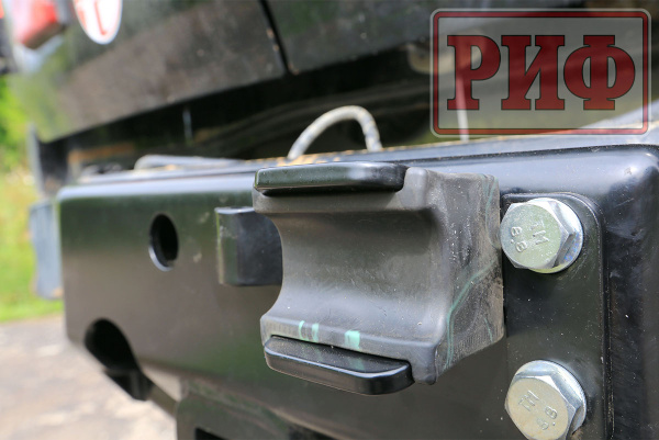 Калитка РИФ с фаркопом в штатный задний бампер Toyota Land Cruiser 105