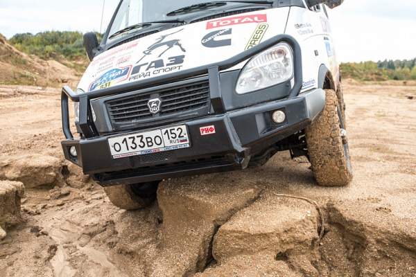 Бампер РИФ силовой передний для ГАЗ Соболь с доп. фарами и защитной дугой стандарт