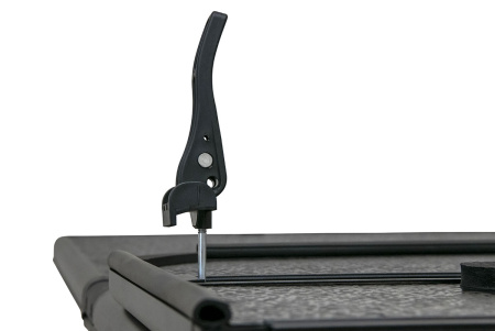 Крышка кузова Nissan Navara 2007-2013, трёхсекционная, алюминиевая, черная