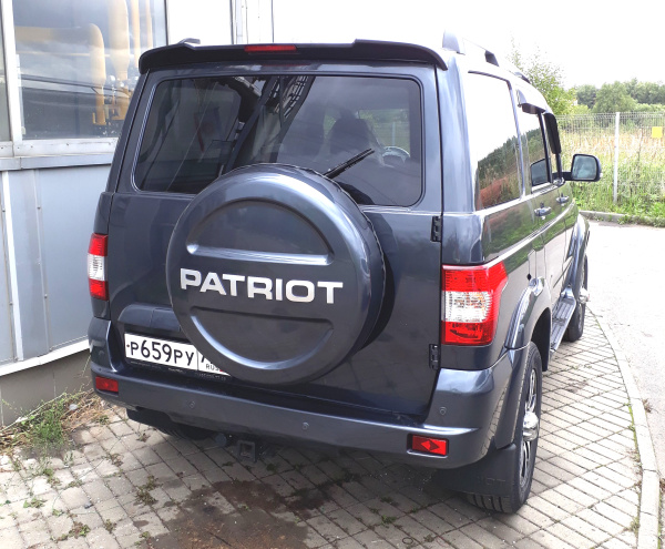 Спойлер УАЗ Патриот RS-спорт (со стоп сигналом)