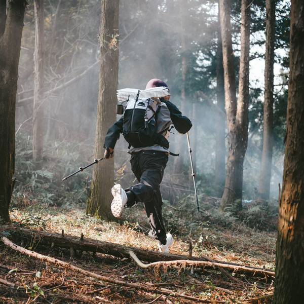 2 Рюкзак туристический Naturehike Helium Series 30+5 л, серо-белый